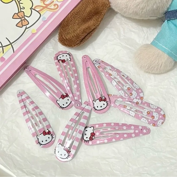 6pcs  Cute Small Hello Kitty Decorative Hair Clips for Girls. - Picture 4 of 7